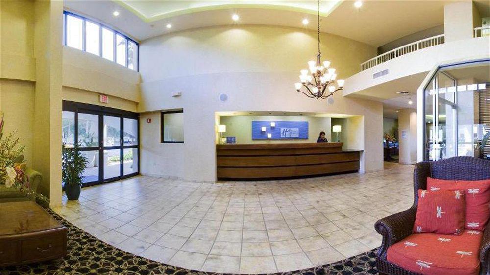 Holiday Inn Express Tampa-Brandon By Ihg Exterior photo