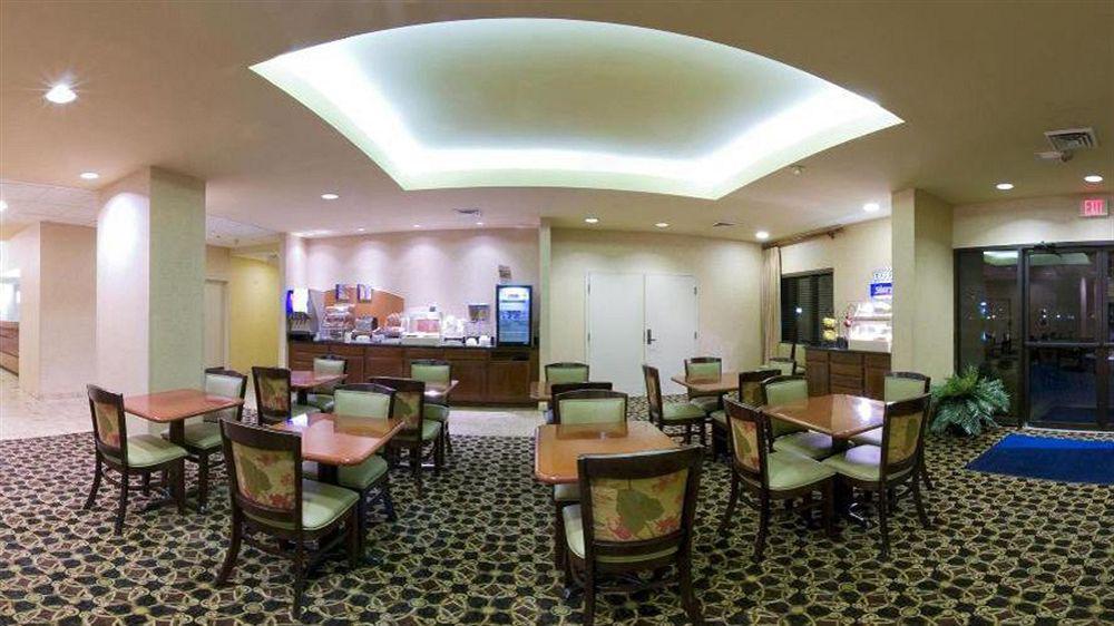 Holiday Inn Express Tampa-Brandon By Ihg Exterior photo
