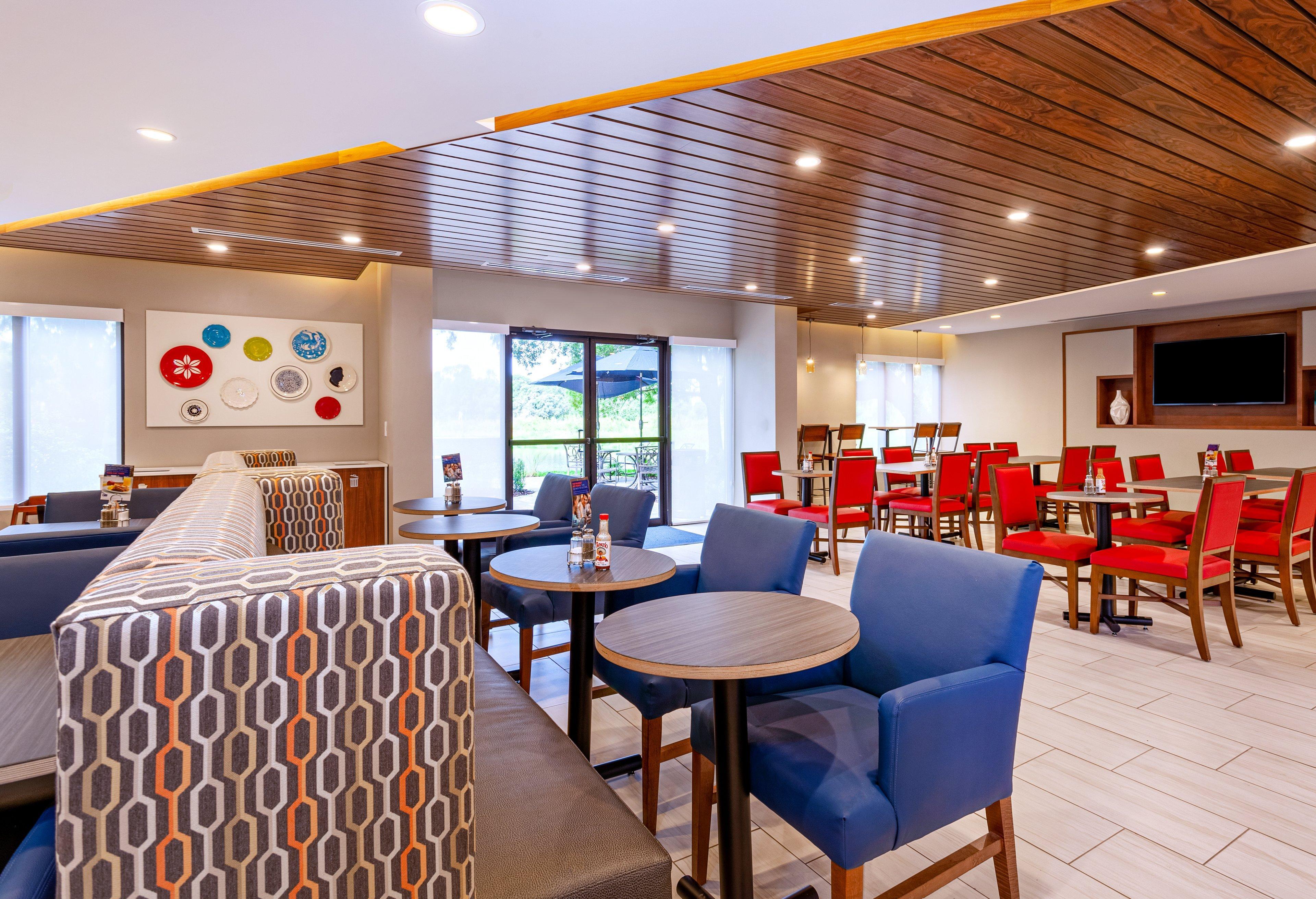 Holiday Inn Express Tampa-Brandon By Ihg Exterior photo