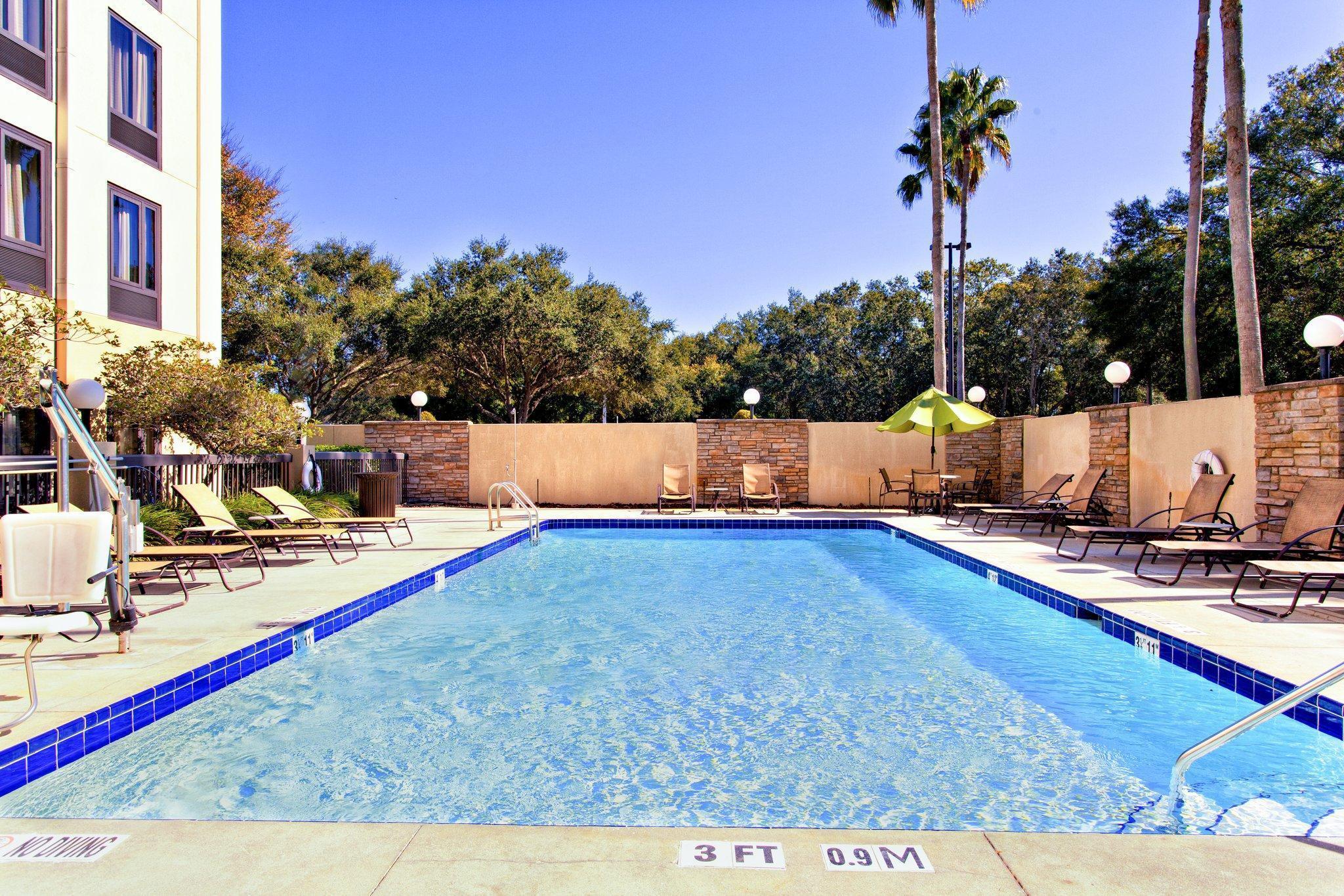 Holiday Inn Express Tampa-Brandon By Ihg Exterior photo