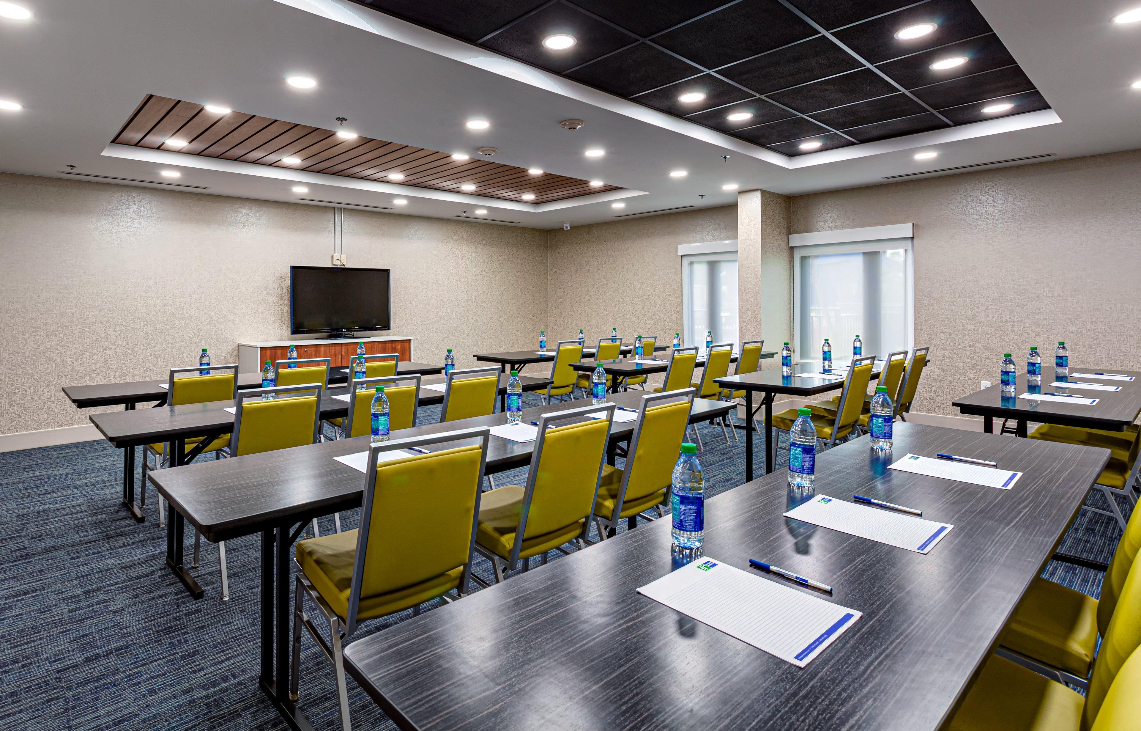 Holiday Inn Express Tampa-Brandon By Ihg Exterior photo