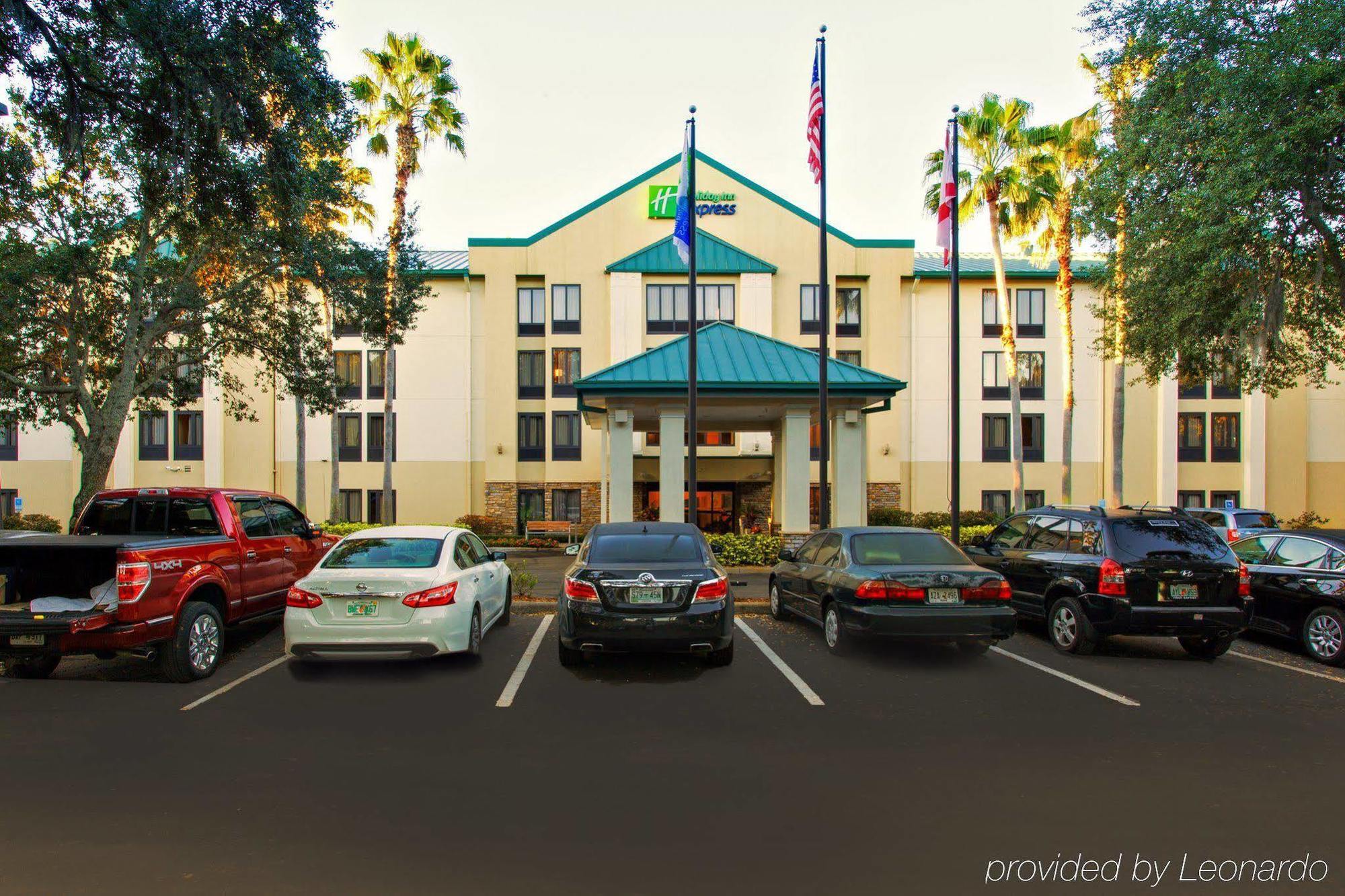 Holiday Inn Express Tampa-Brandon By Ihg Exterior photo