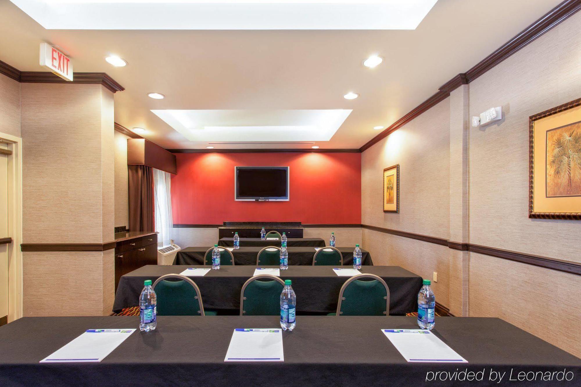 Holiday Inn Express Tampa-Brandon By Ihg Exterior photo