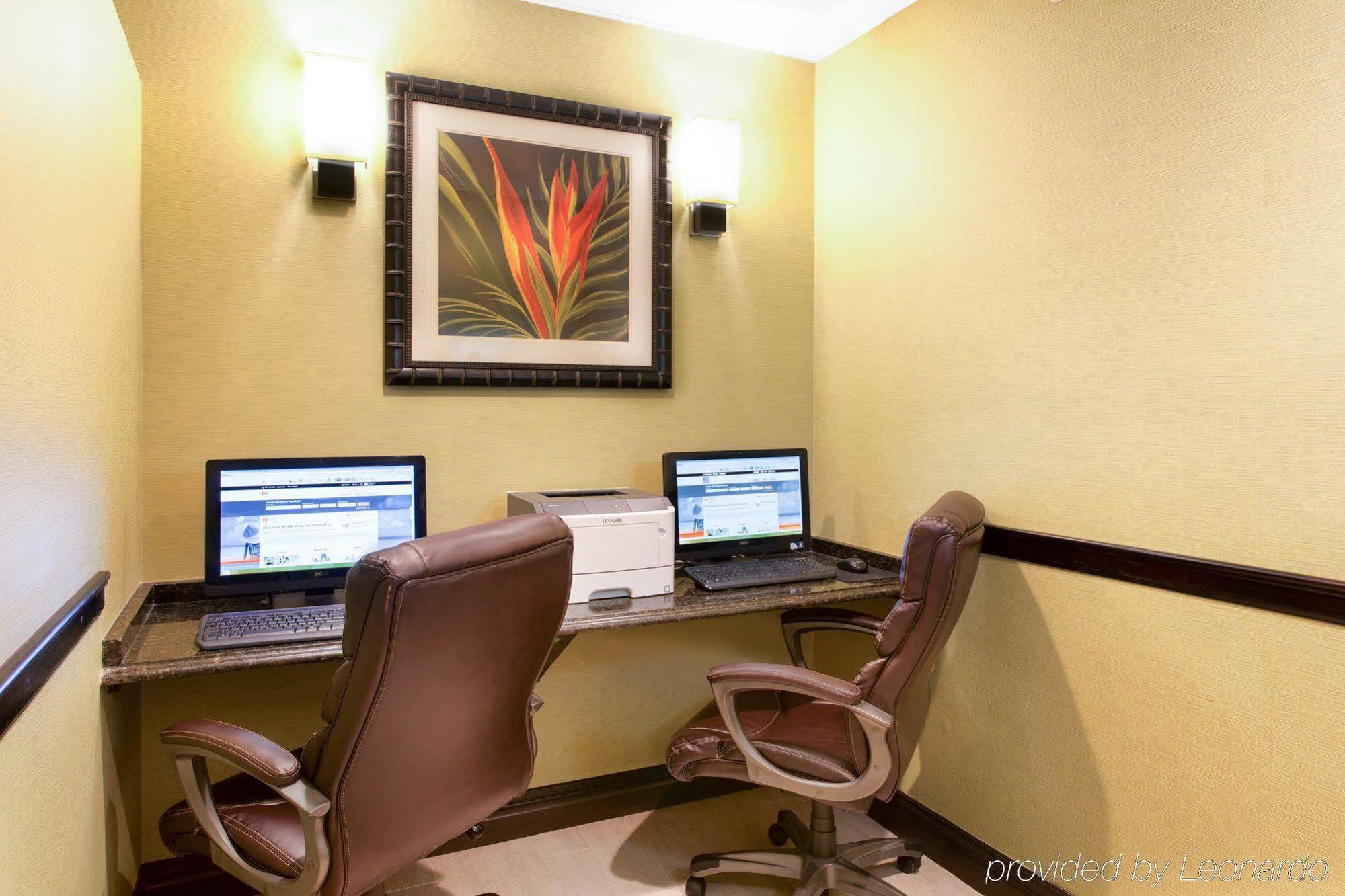 Holiday Inn Express Tampa-Brandon By Ihg Exterior photo